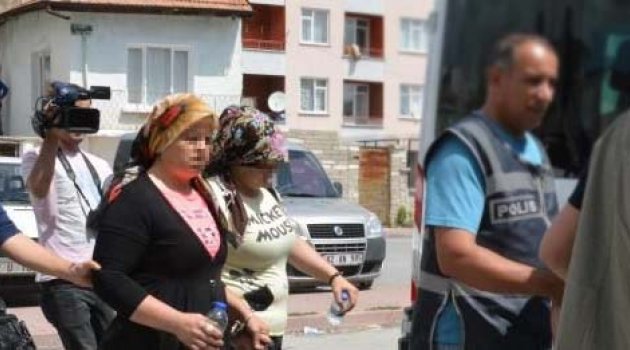 'Kocalarımız evde yok' deyip çağırdıkları mobilyacıya..