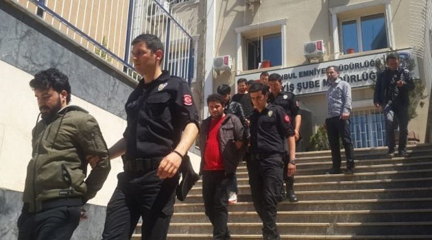 Koltuk altlarını kesip kafasına kurşun sıkıldı