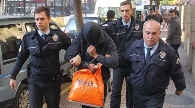 Komşusunu kaçırıp tecavüz etti