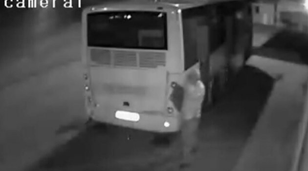 Komşusunun otobüsünü soydu
