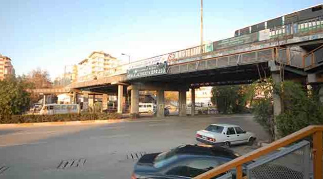 Köprüsü yıkıldı adı kaldı yadigar