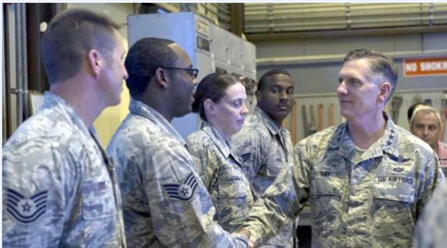 Korgeneral Ray İncirlik'te