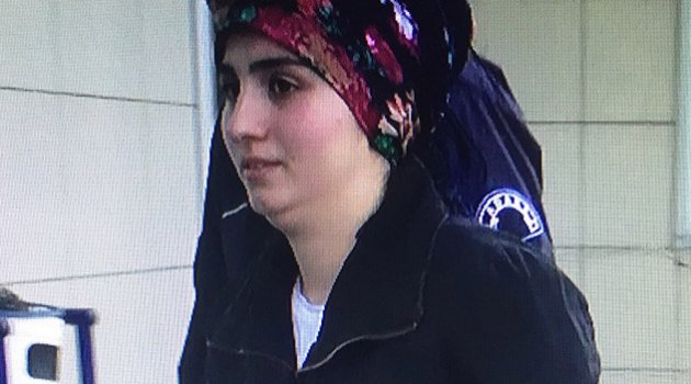 Korsan gösteride polise bomba atan kadın tutuklandı