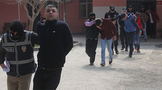 Korsan gösteriye katılan PKK yandaşları adliyeye sevk edildi
