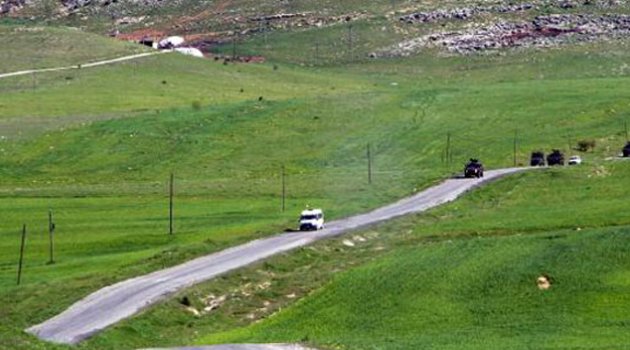 Köy yoluna döşenen mayın imha edildi