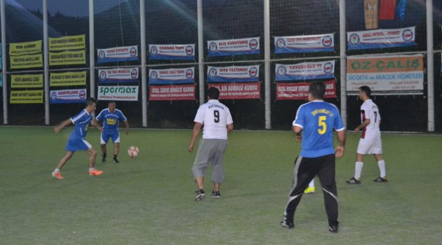 Kozan’da "Gelin Maç Yapalım Kazanan Dostluk Olsun!" turnuvası sona erdi
