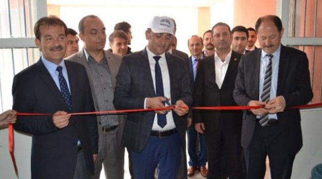 Kozan’da Liselerde Tübitak Bilim Fuarları Açıldı
