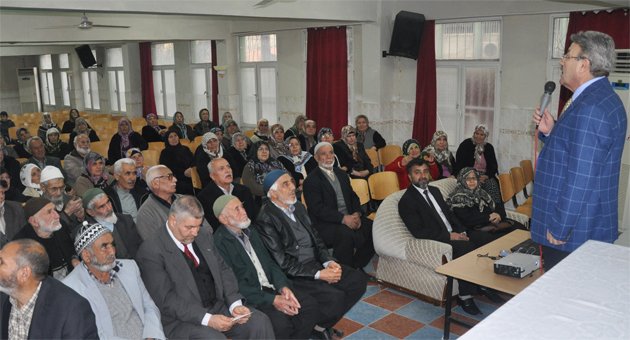 Kozan’da umreye gidecek vatandaşlara seminer ve aşı