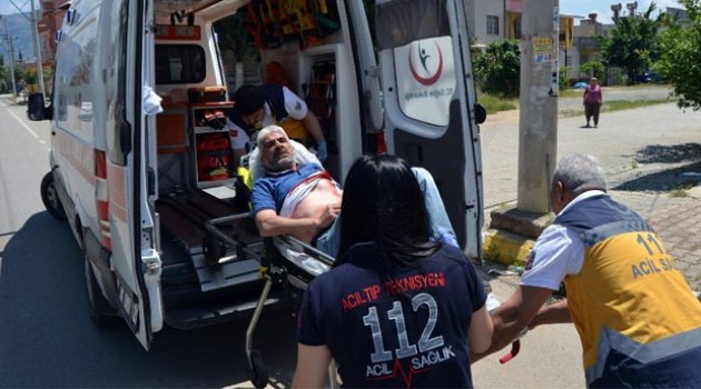 Kozan’da Yolda Yürüyen Vatandaş Bıçaklandı
