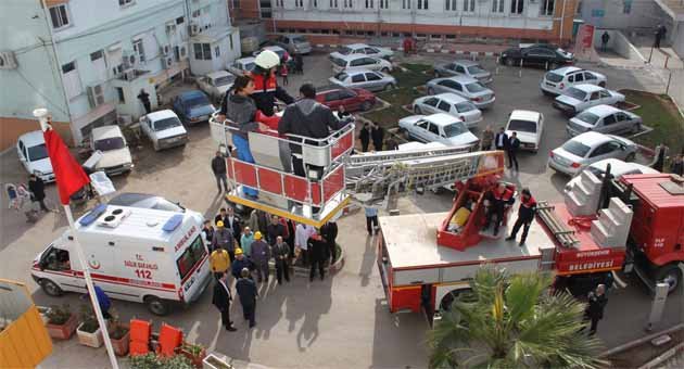 Kozan Devlet Hastanesi’nde kurtarma tatbikatı