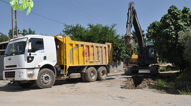 Kozan Gazi Mahallesi’nin şebekesi yenileniyor