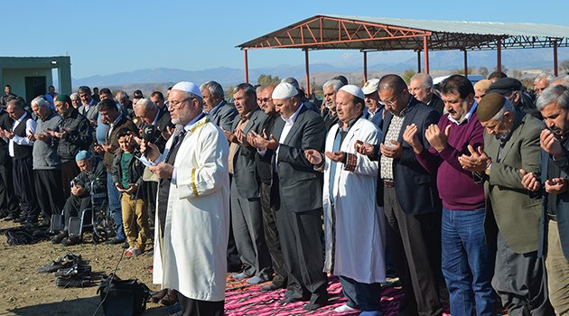 Kozan ve İmamoğlu’da köylüler yağmur duasına çıktı