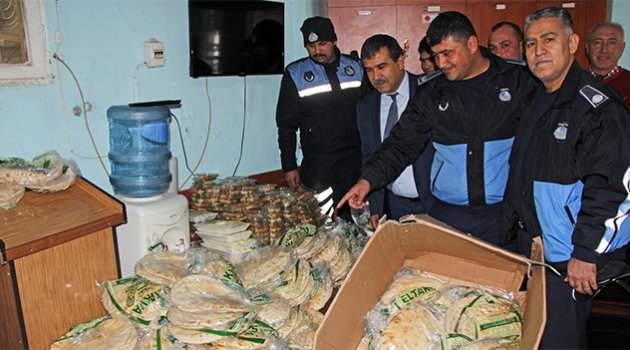 Kozan'da kaçak ekmek ve tatlı operasyonu