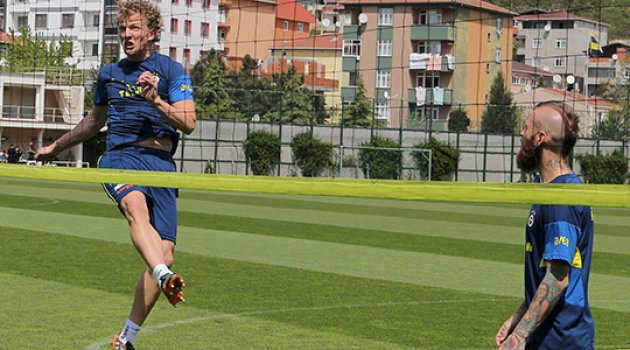 Kuyt yok, Meireles belki