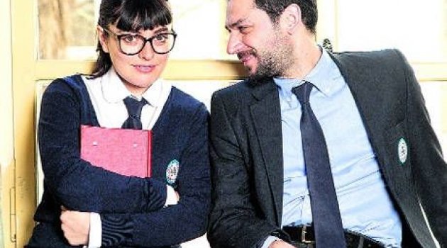 Lise yıllarına döndüler