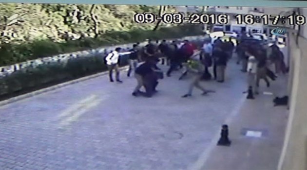 Liselilerin pala ve döner bıçaklı kavgası: 1 yaralı