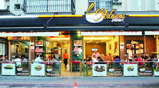 Los Adanas’da iftar bir başka oluyor