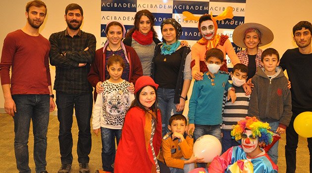 Lösemili çocuklara hastanede sömestr eğlencesi