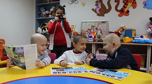 Lösemili çocuklardan gazetecilere mesaj