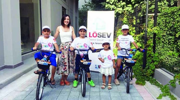 Lösemili çocukların  karne hediyesi bisiklet