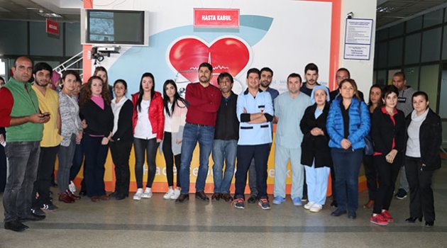 Maaş alamayan sağlıkçılar iş bıraktı