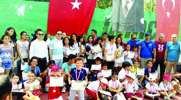 Madalyalar Sarı’dan