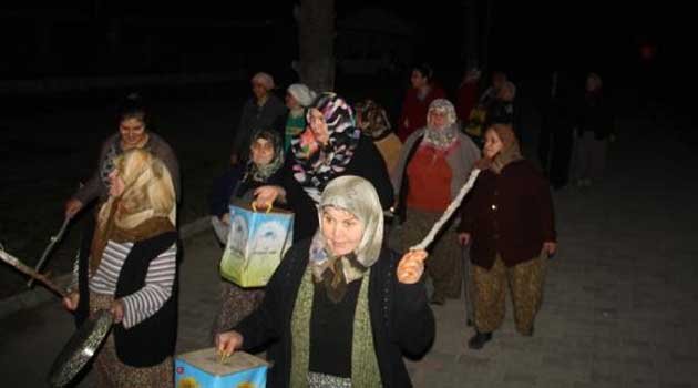 Mahalledeki müzikhole kadınlardan tepki