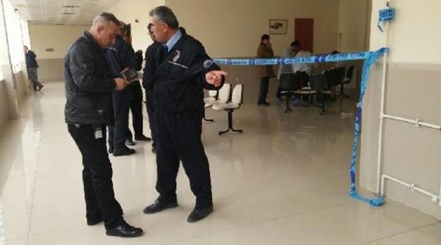 Mahkeme salonu önünde dehşet anları