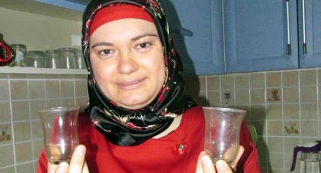 Makineden çıkan lekeli bardakla çay servisi davayı kazandırdı