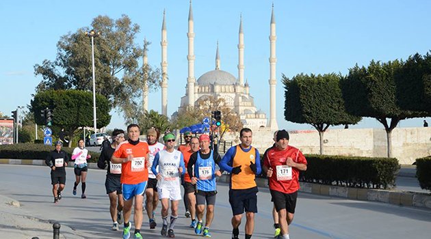 Maraton yüzünden sınava giremediler
