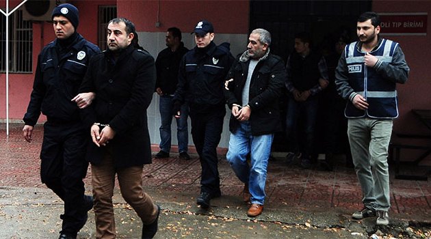 Market yağmalayıp yakan PKK’lıların 7’si tutuklandı