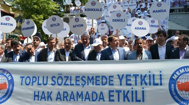 Memur devlet kapısında