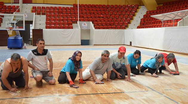 Menderes Spor Salonu Bakıma Alındı