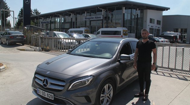 Mercedes arabasıyla rezil oldu