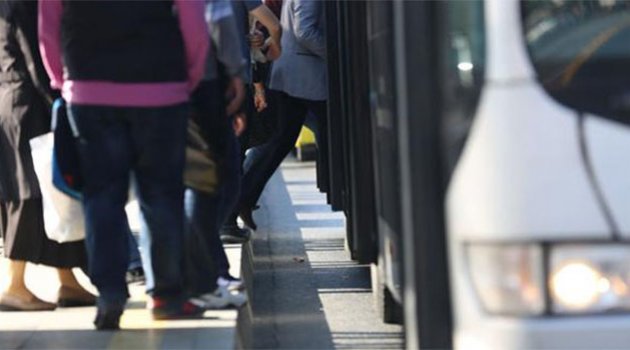 Metrobüsteki sapığa 2 yıl 6 ay hapis