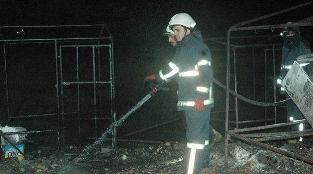 Mevsimlik Tarım İşçilerinin Kaldığı Çadırlar Yandı
