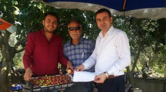 Meyvelerin parasını ödedi ancak gönlü yine rahat etmedi
