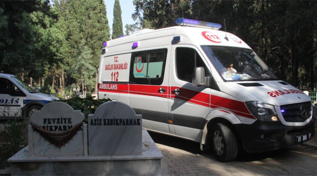 Mezarlıkta bıçaklı gasp