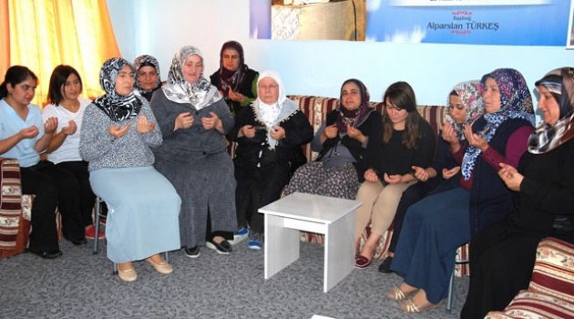 MHP Karaisalı Kadın Kolları’ndan şehitlere hatim duası