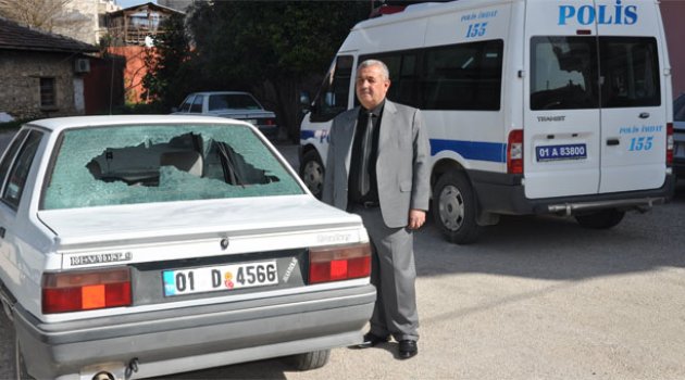 MHPli Belediyenin şirket müdürünün aracına saldırı
