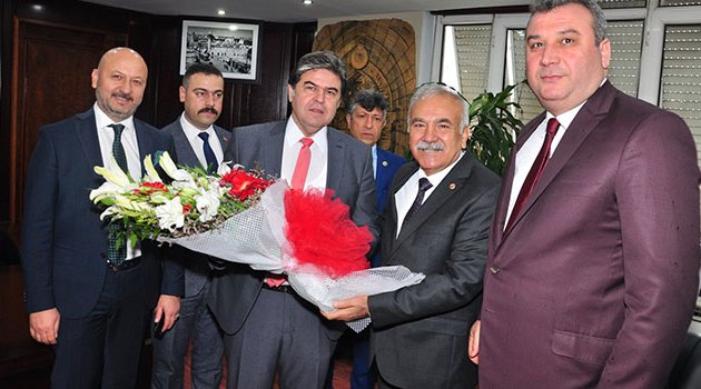 MHP'lilerden Sözütek'e kutlama