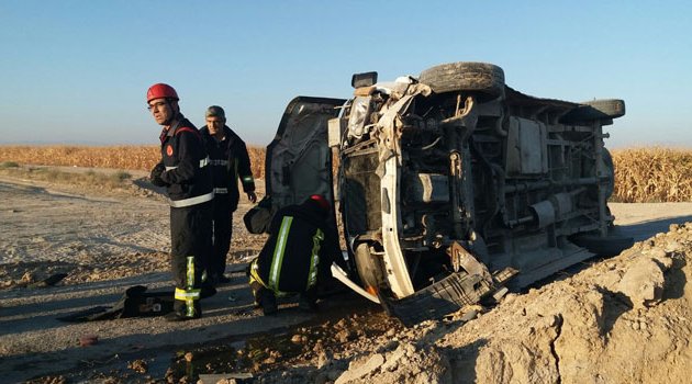 Minibüs devrildi! 4’ü çocuk 14 yaralı