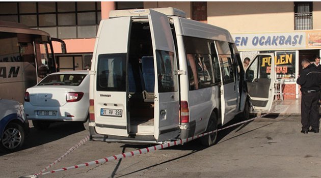 Minibüs şoförü aracında ölü bulundu