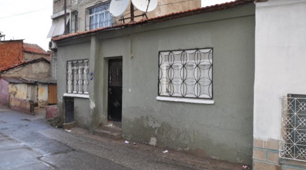 Minik kardeşler evde ölü bulundu