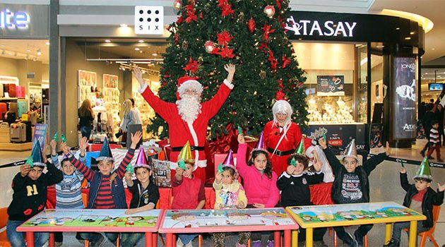 Minikler yılbaşı süslerini hazırladı