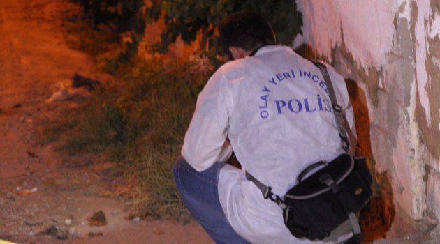 Misafirliğe giden genç bacağından vuruldu
