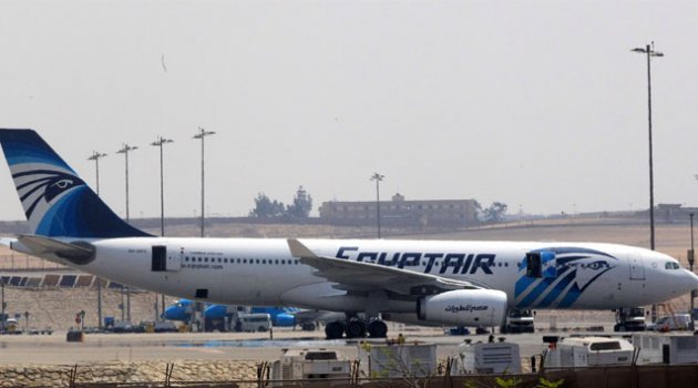 Mısır uçağı havada kayboldu