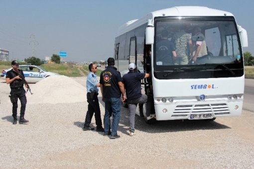Miting için Adana’ya gelen HDP’liler şehre alınmadı