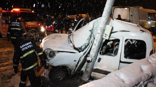 MOBESE direğine çarptı: 2 ölü, 1 yaralı