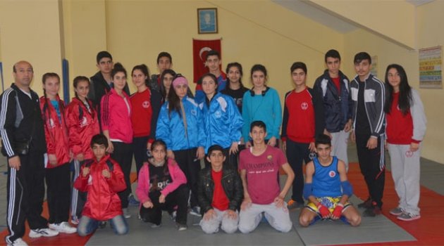 Muay Thai Türkiye Şampiyonası Adana’da başladı